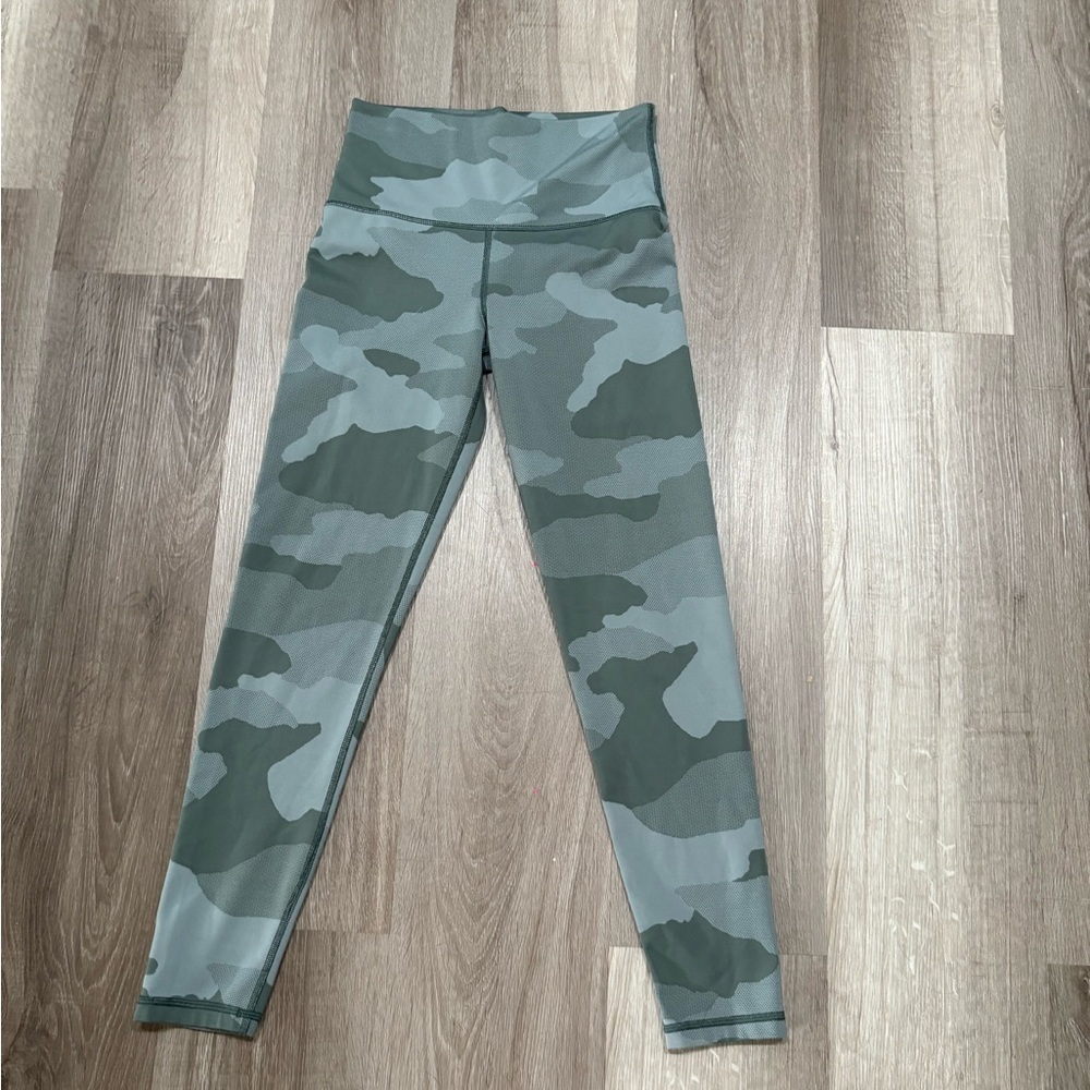 Aerie Green Camouflage Leggings